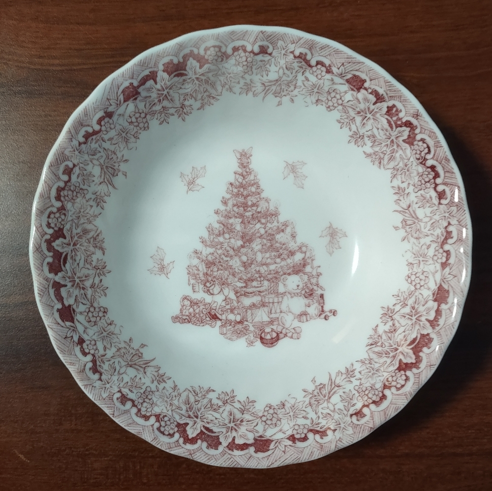 Seasons Greetings Queen’s Myott Factory Pink & White Bowl Christmas Tree
